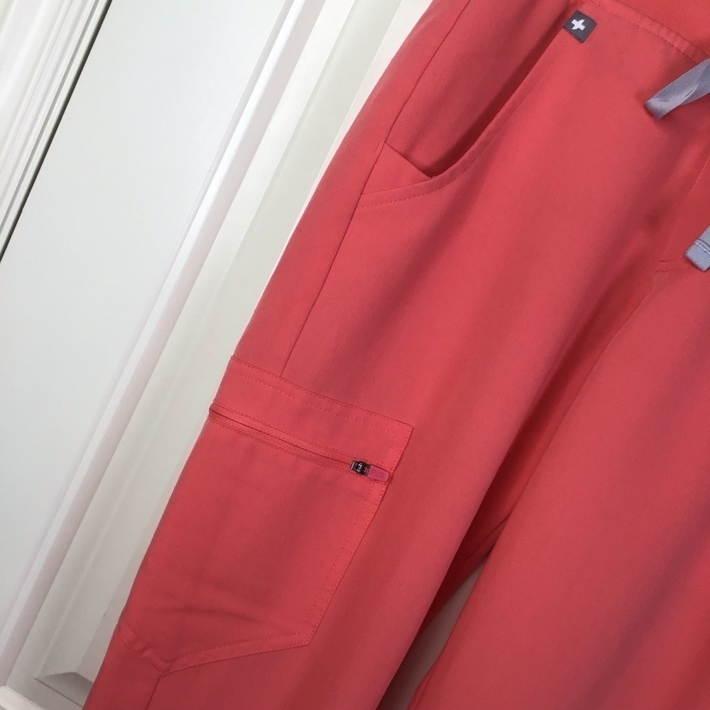 Figs Zamora Jogger Scrub Pants in Hot Coral Size XXS/T. - Picture 5 of 11